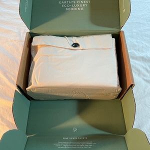Deep Pocket Organic Superfine Suvin Cotton Sheet Set from Avocado